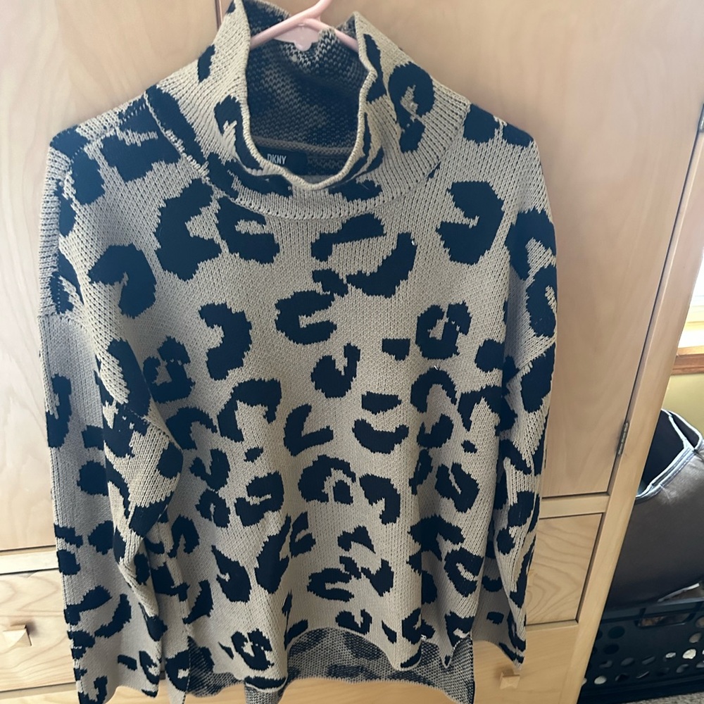 DNKY sweater. Size l